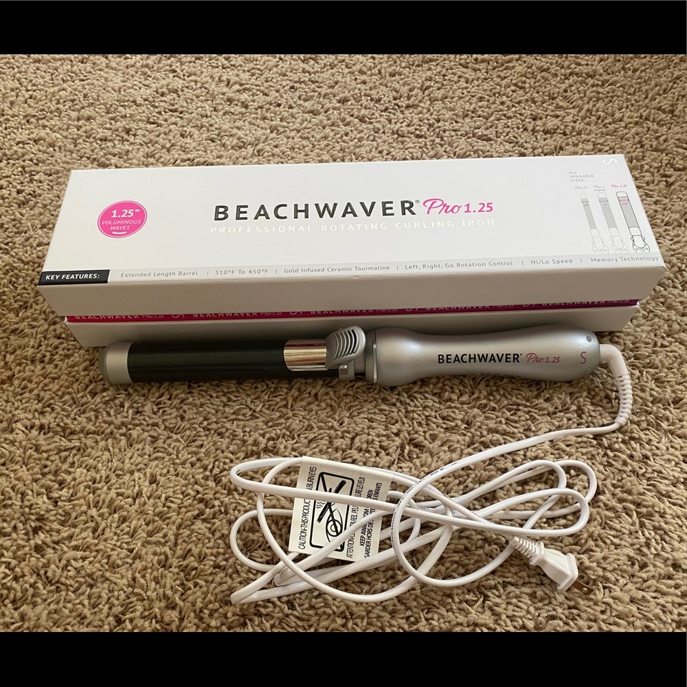 BRAND NEW BEACHWAVER PRO 1.25 rotating curl. iron